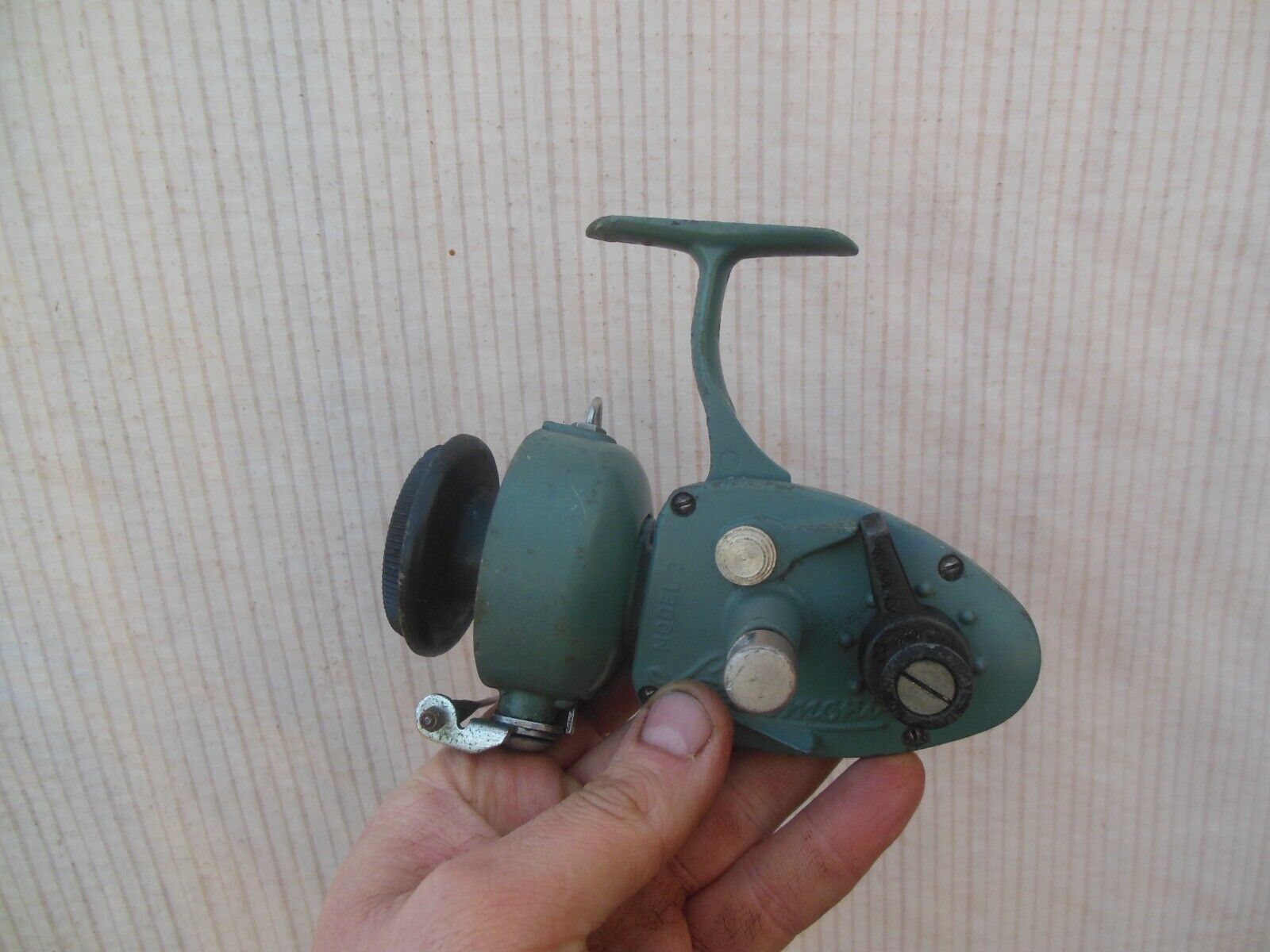 Vintage Green Larchmont Lionel Airex Fresh Water Spinning Fishing Reel No Handle