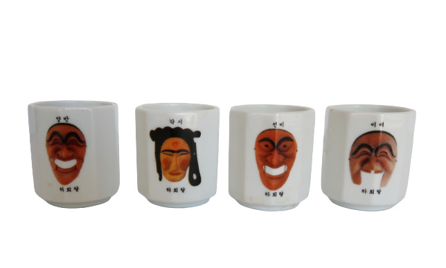 Set Of 4 Vintage White Ceramic Japanese Or Korean Saki Shot Glasses Mask Theme